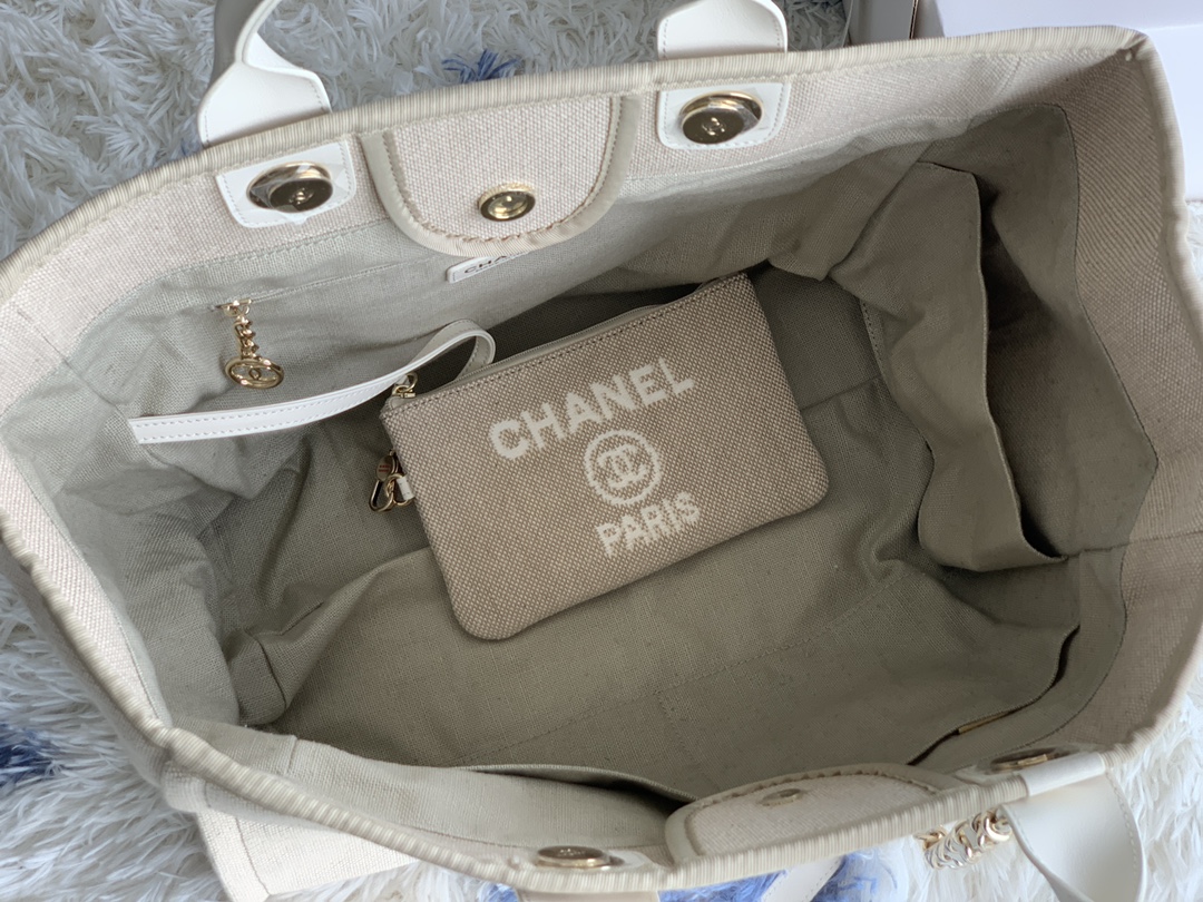 Bagsaaa Ch**el Deauville Shopping Bag Beige & White Size 38x32x18cm