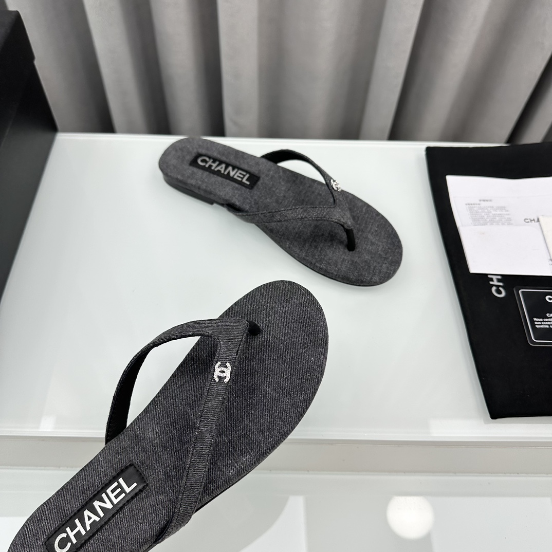 Bagsaaa Ch**el Thongs Grey Cotton G45716