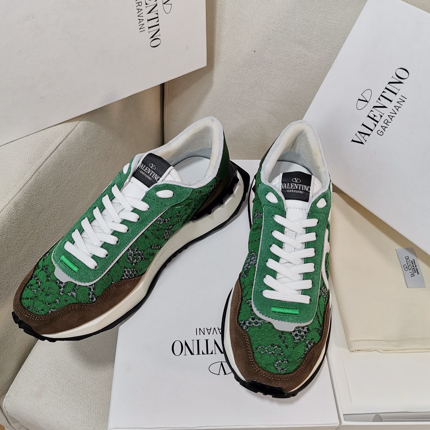 Bagsaaa Va1e*ntin0 Green Sneakers