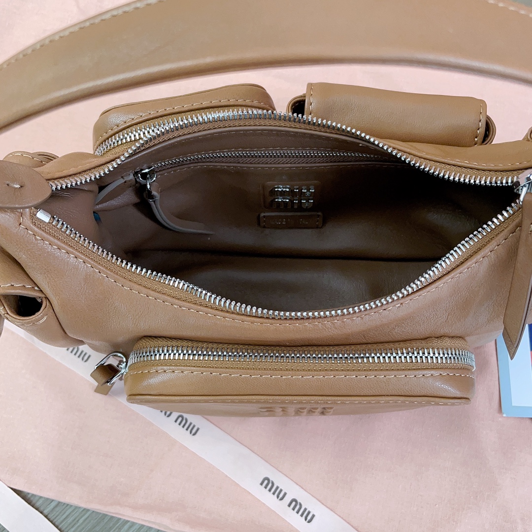 Bagsaaa M1um1u Nappa Leather Pocket Bag Brown - 21x6x12 cm