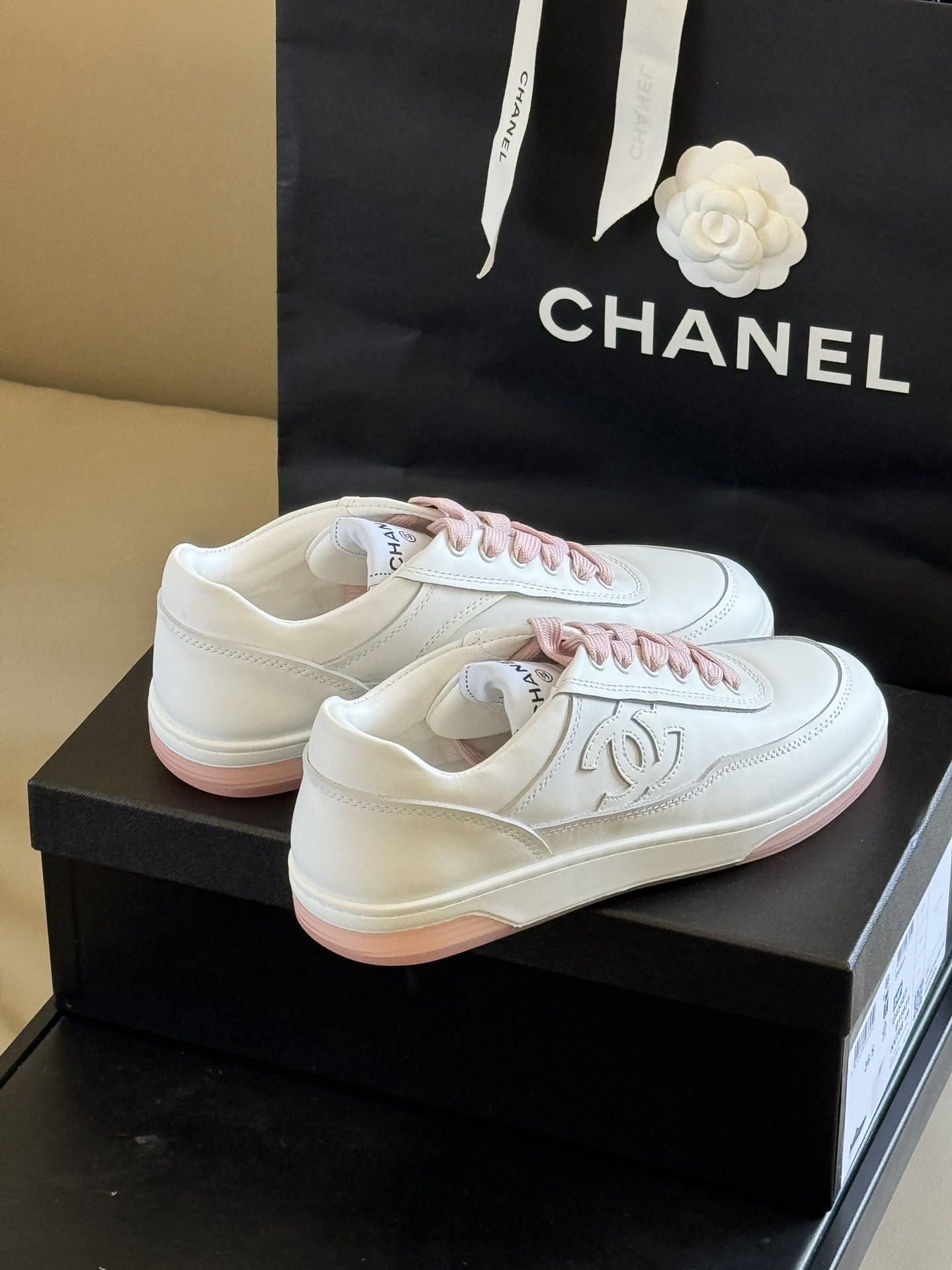 Bagsaaa Ch**el Sneakers G39978 White & Pink