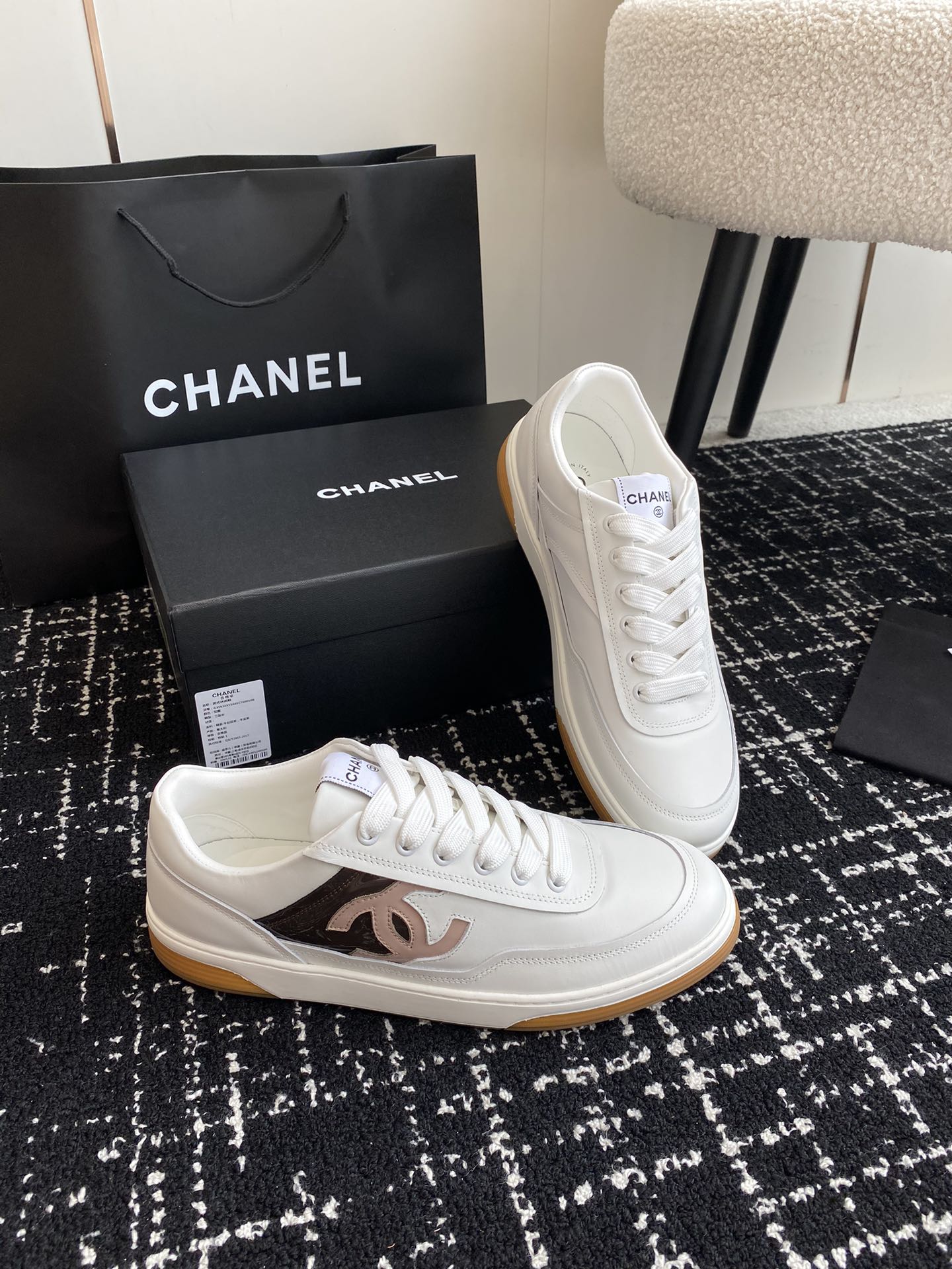 Bagsaaa Ch**el Sneakers G39978 White & Beige logo