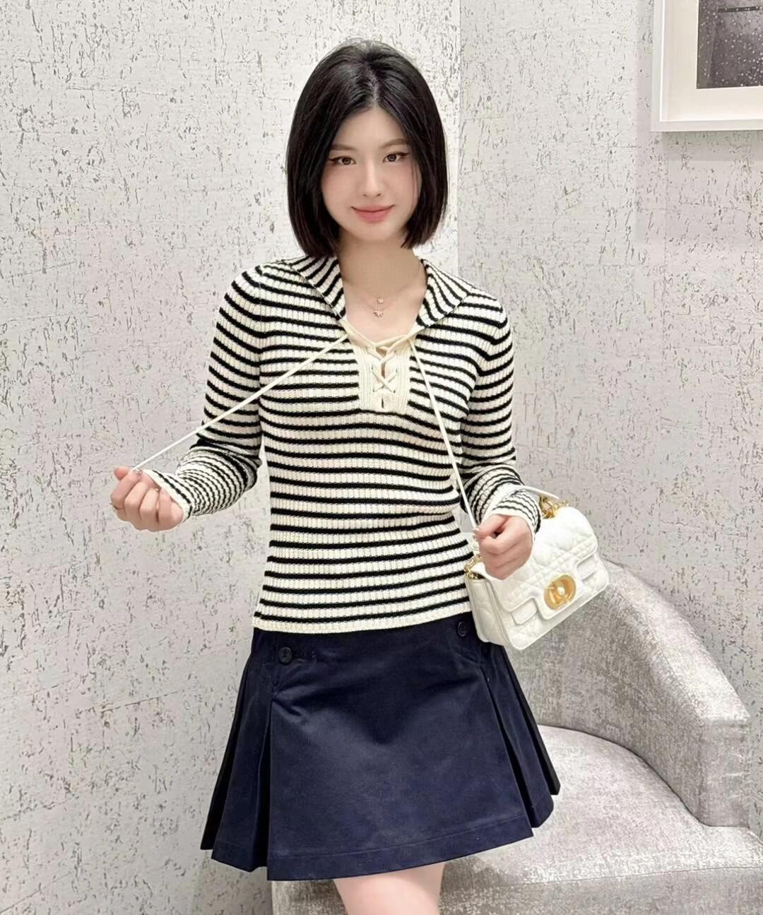 Bagsaaa D10riviera Sweater White and Navy Blue Cotton Ribbed Knit with D10r Marinière Motif