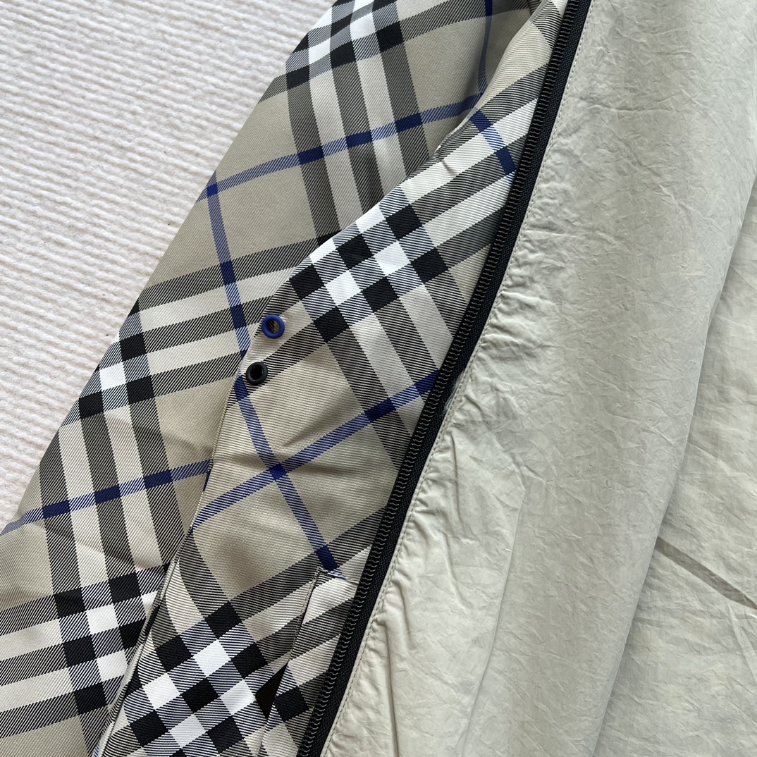 Bagsaaa Bv*b*rry Cropped Reversible Check Jacket Gray