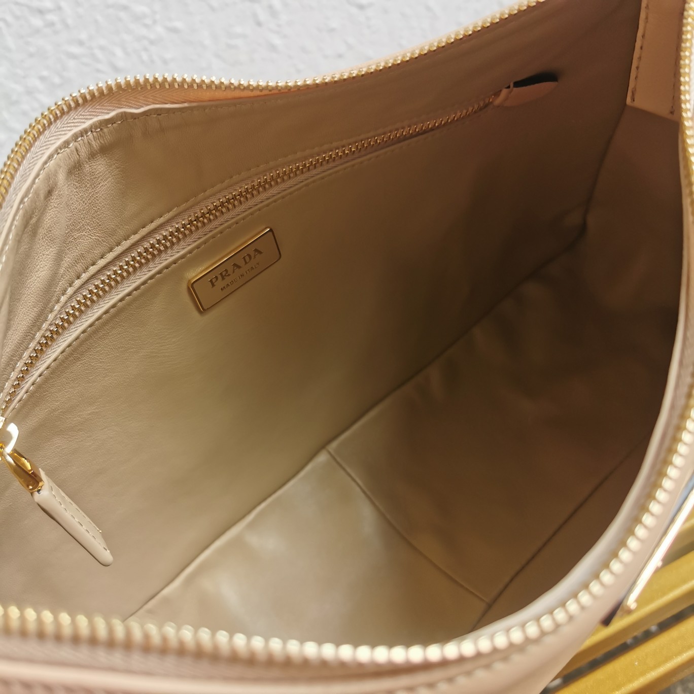 Bagsaaa Pra*a Aimèe Large Leather Shoulder Bag Beige - 39x23x12 cm