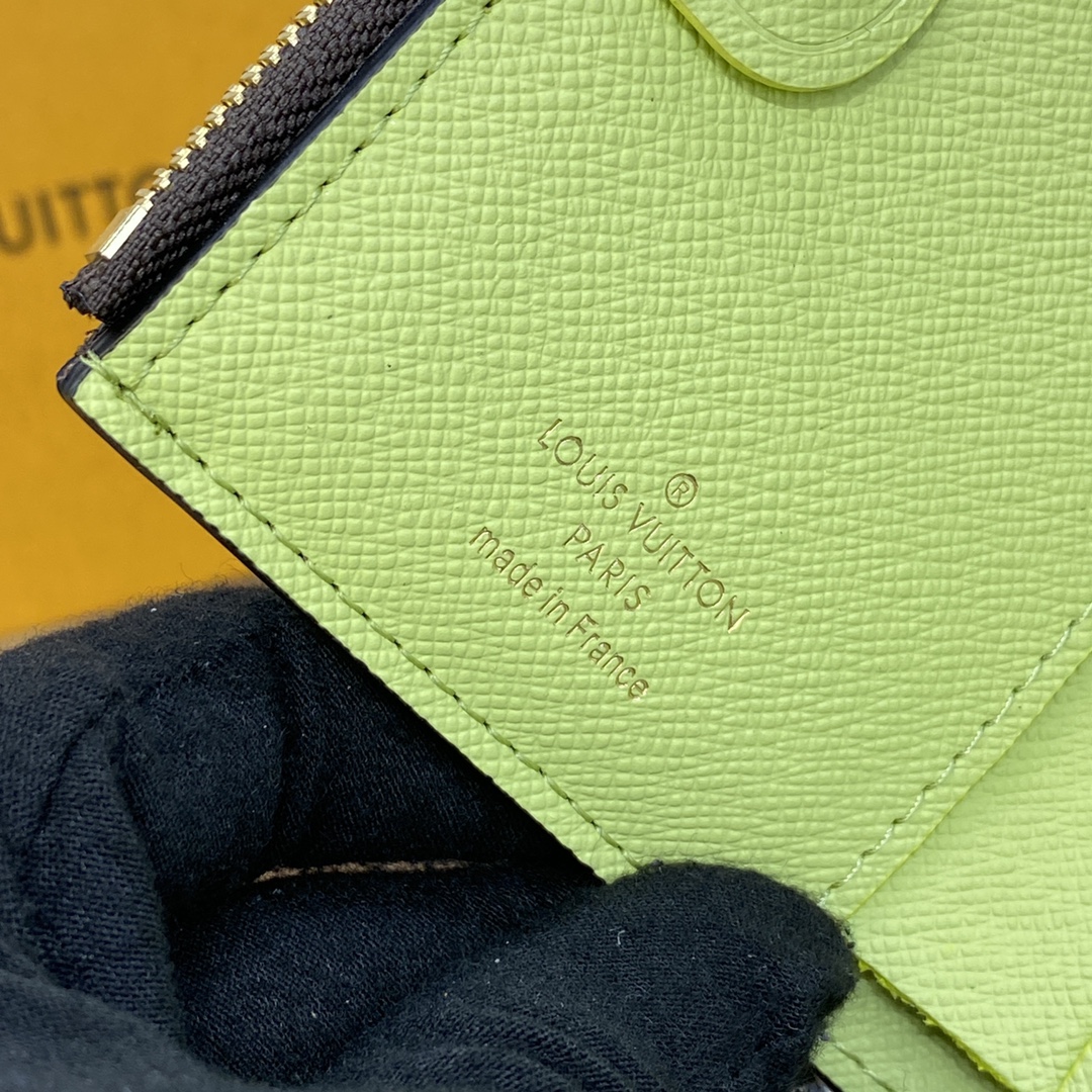 Bagsaaa L0vis Vvtt0n M82382 Lisa Wallet GreenInside - 9 x 11.5 x 1.5 cm