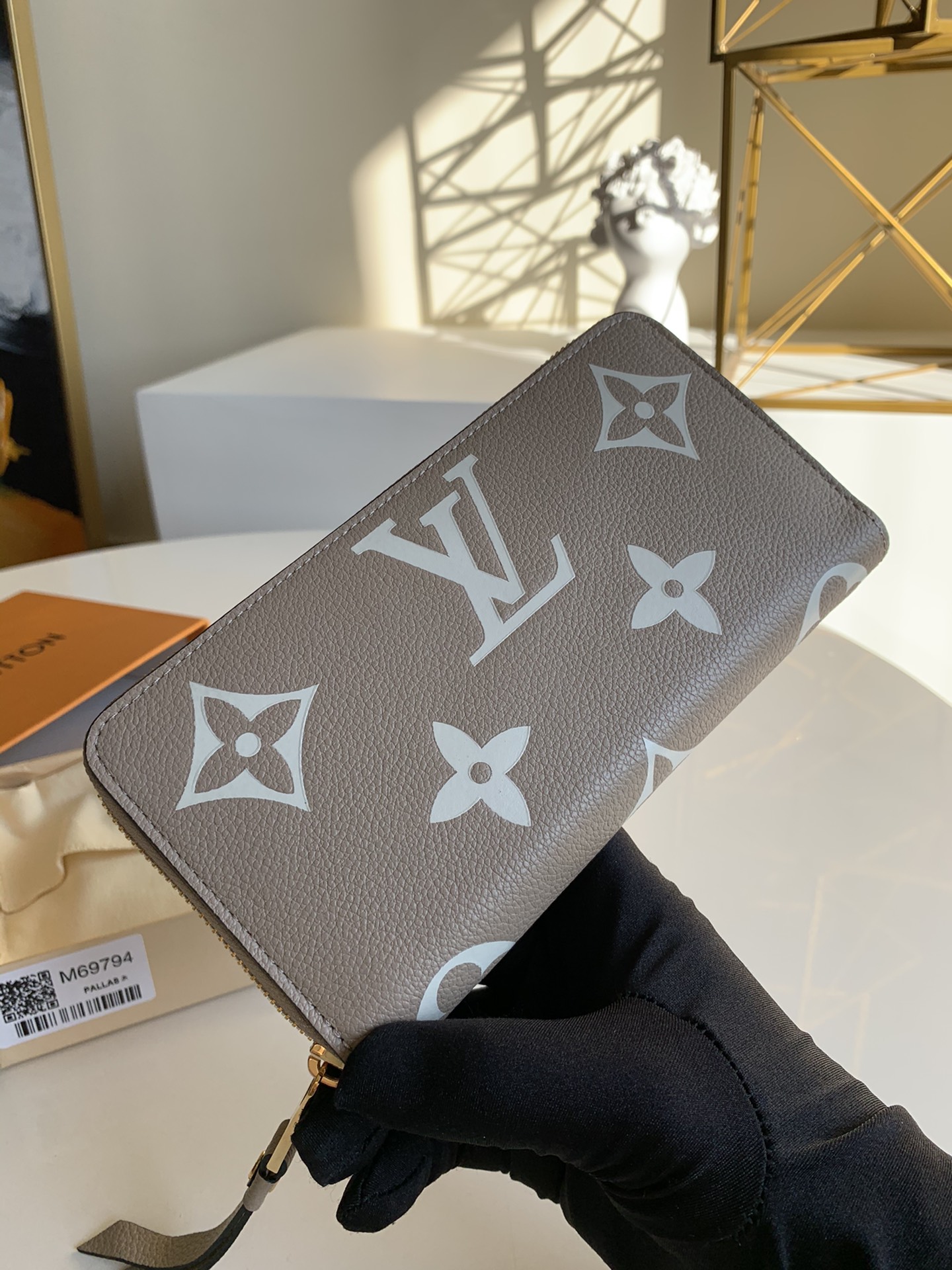 Bagsaaa L0vis Vvtt0n M69794 Zippy Wallet Grey/Cream - 19.5 x 10.5 x 2.5 cm