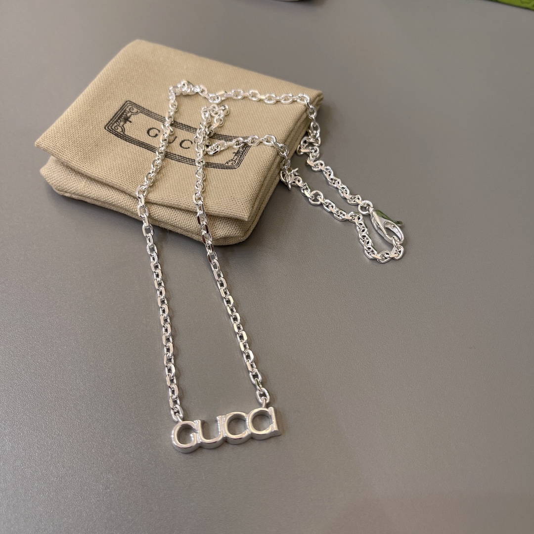 Bagsaaa Gvc*1 Necklace 