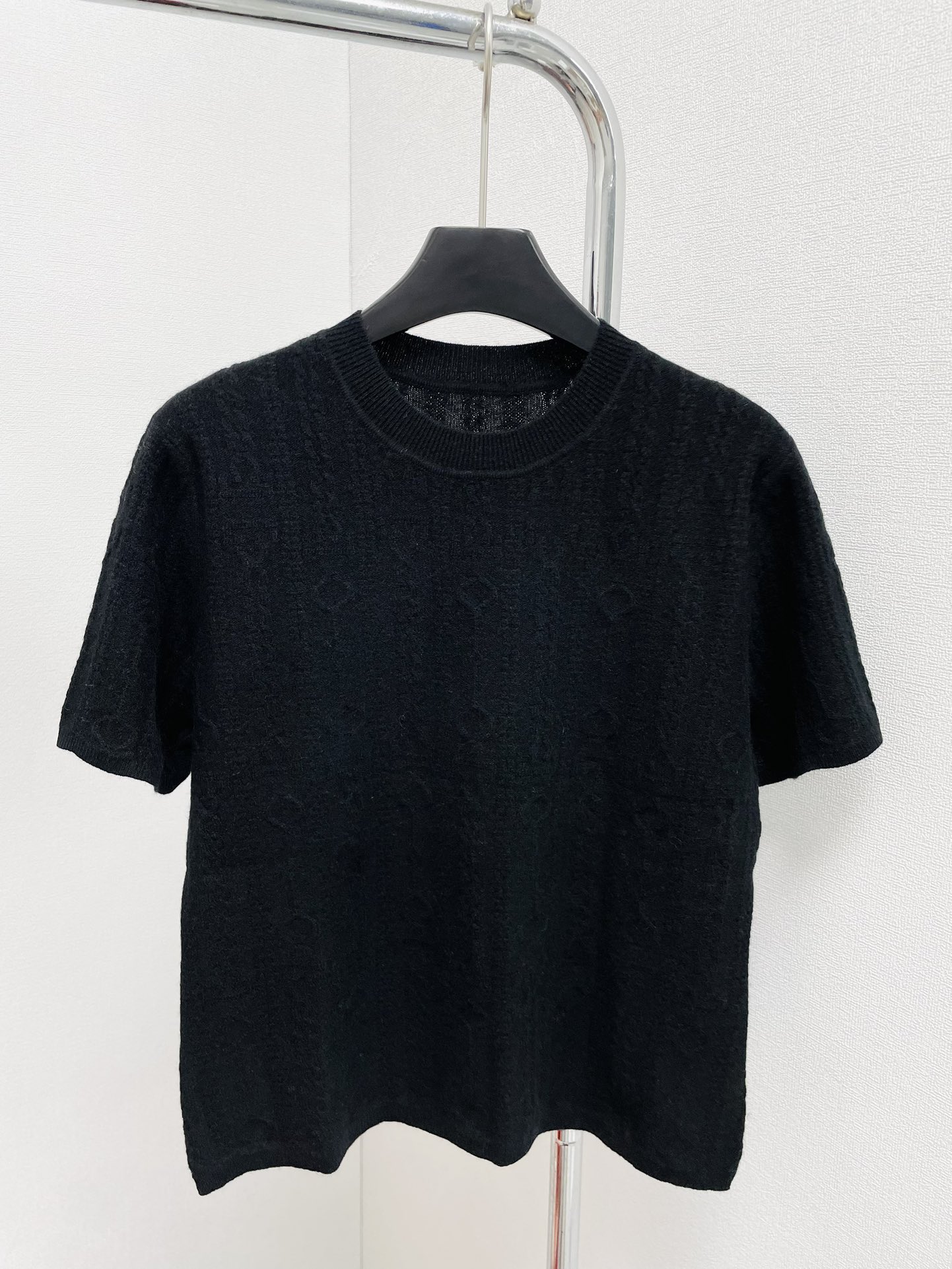 Bagsaaa H**me5 Short-sleeve Sweater