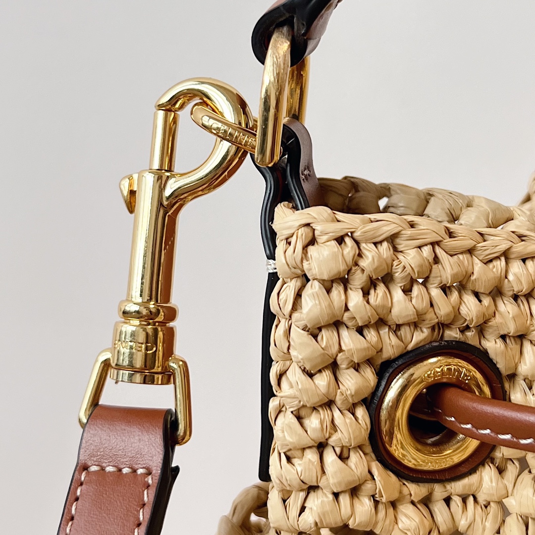 Bagsaaa Clara Ce1i*e Classic Panier In Raffia And Calfskin - 20 x 24 x 20 CM