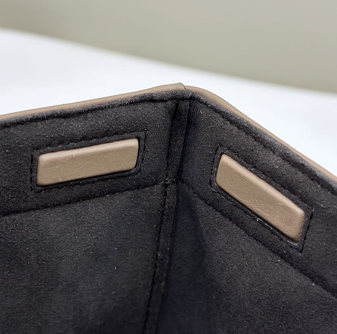 Bagsaaa F**di Origami Mini FF denim fabric mini bag that can be transformed - 18x15x15 cm