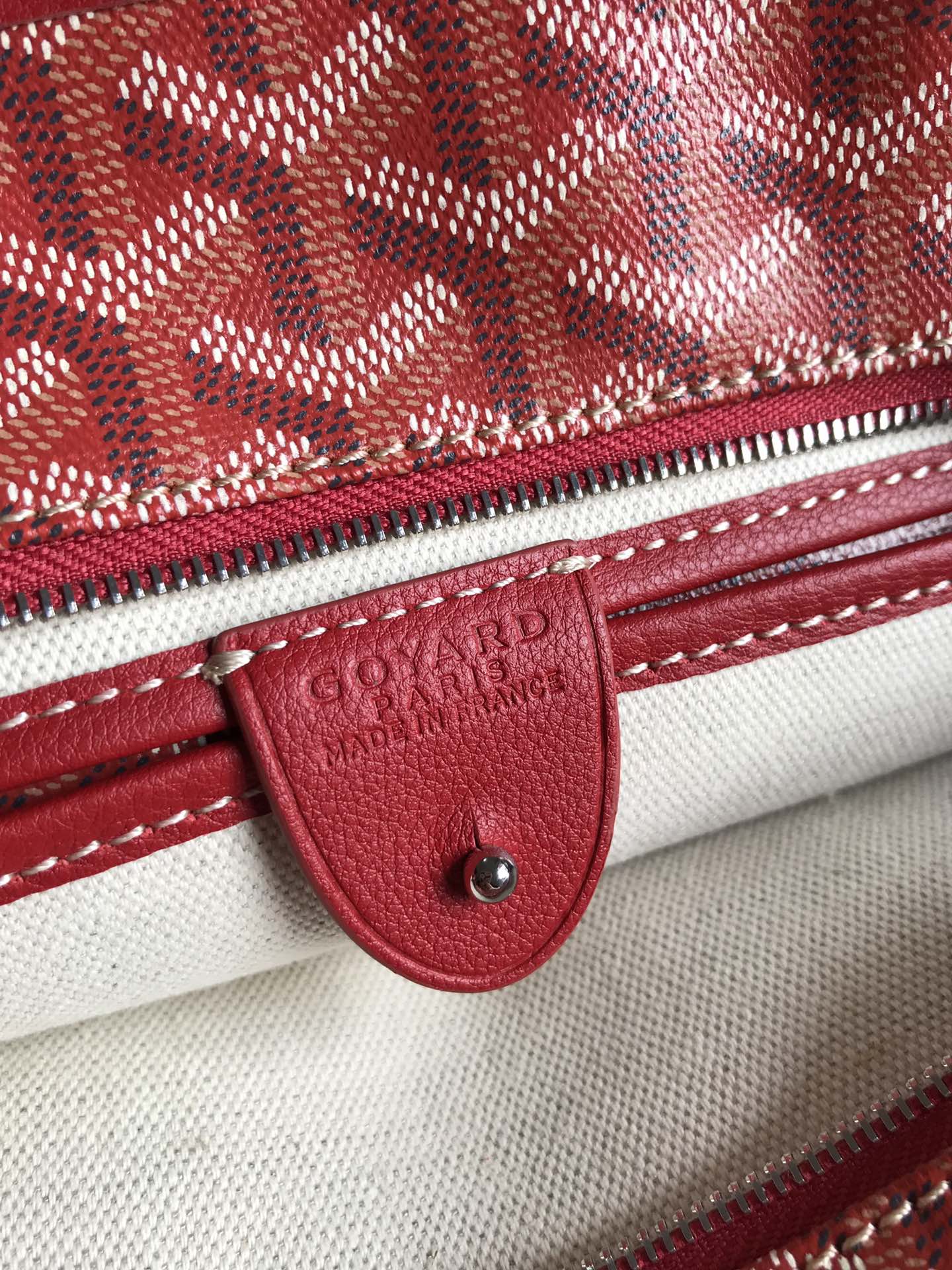 Bagsaaa G09ard Artois PM Bag Red - 25 x 14 x 30 cm