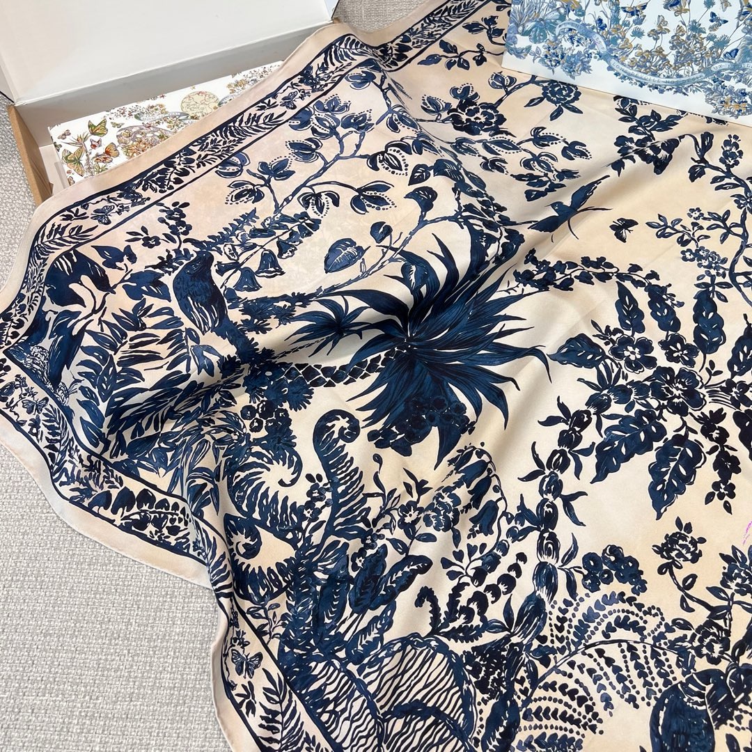 Bagsaaa D10r Scarf 05 - 90x90 cm