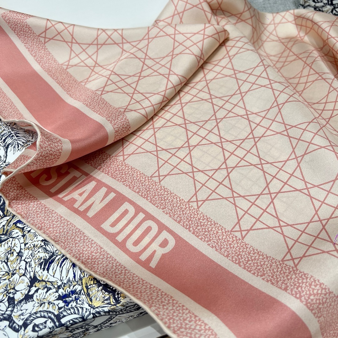 Bagsaaa D10r Scarf 07 - 90x90 cm