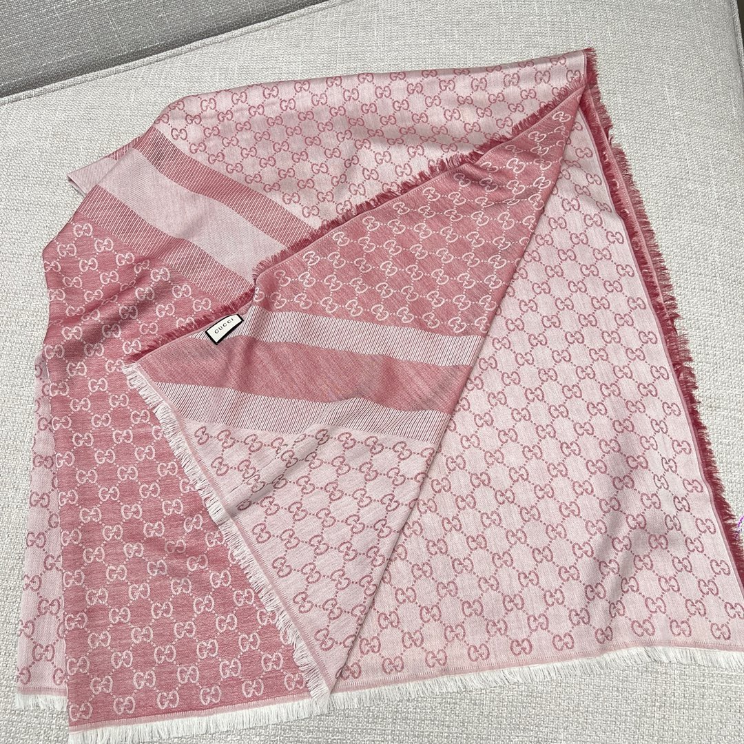 Bagsaaa Gvc*1 Scarf 01 - 140x140 cm