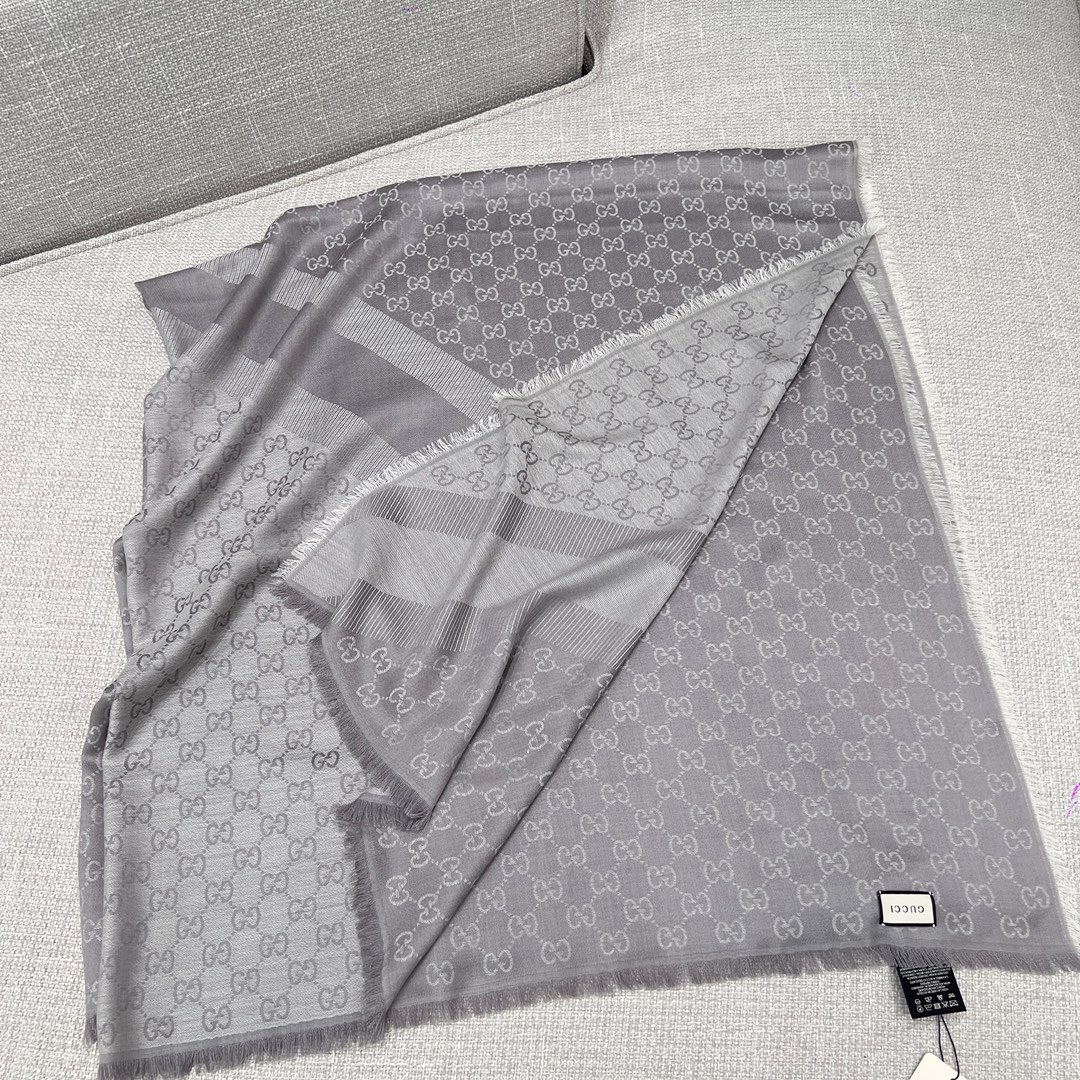 Bagsaaa Gvc*1 Scarf 03 - 140x140 cm
