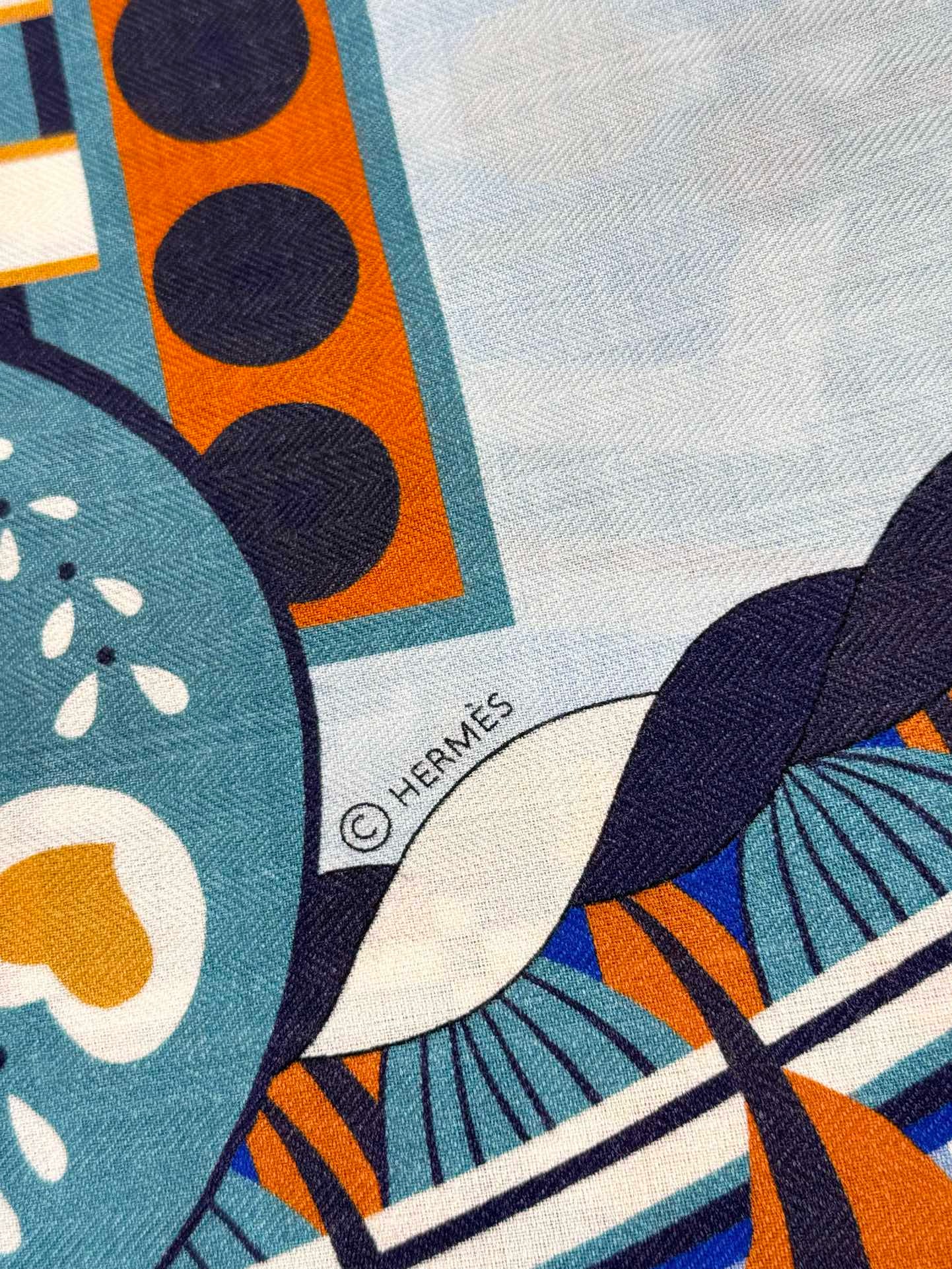 Bagsaaa H**me5 Scarf 01 - 140x140 cm