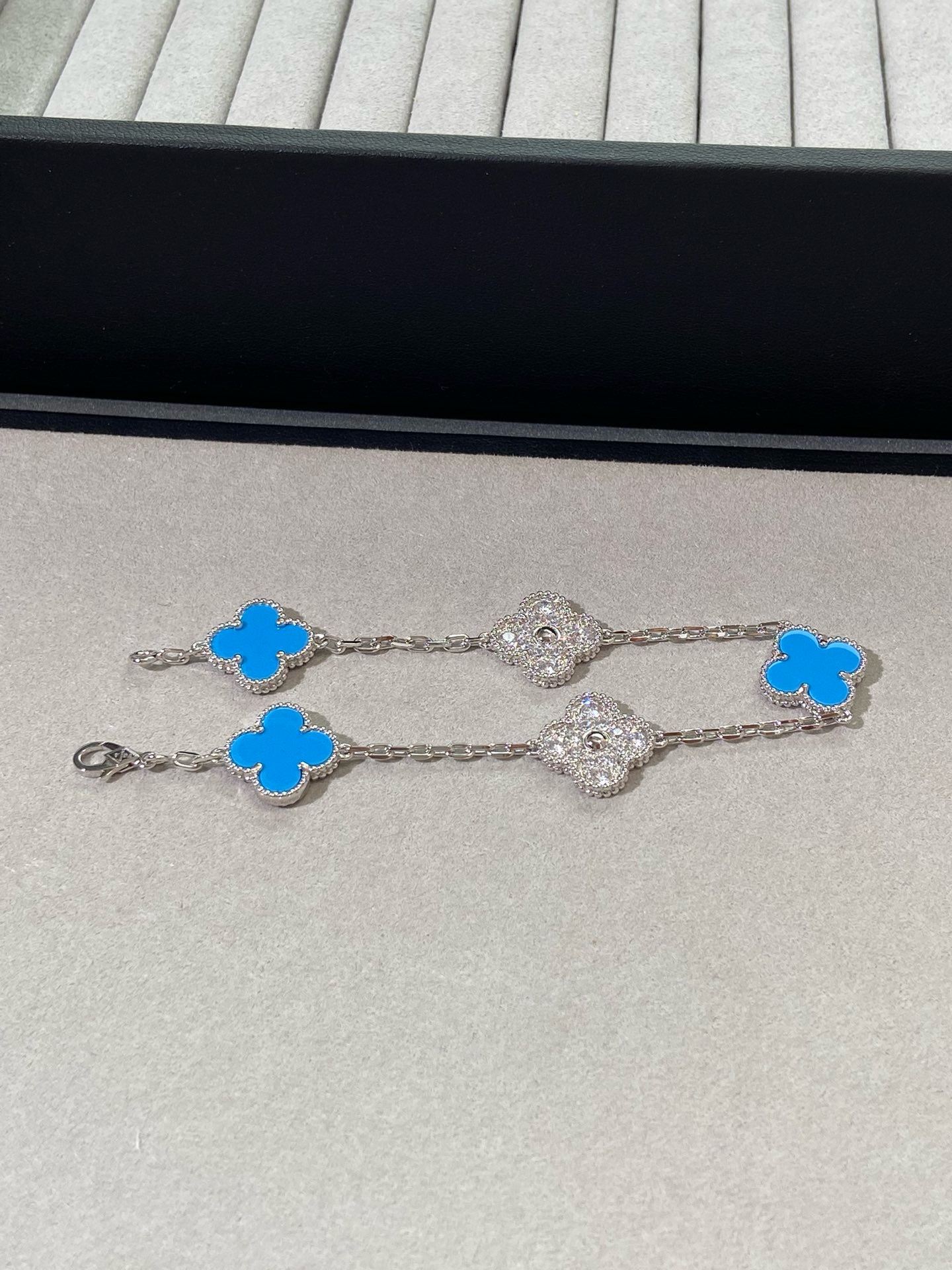 Bagsaaa VCA Bracelet 05