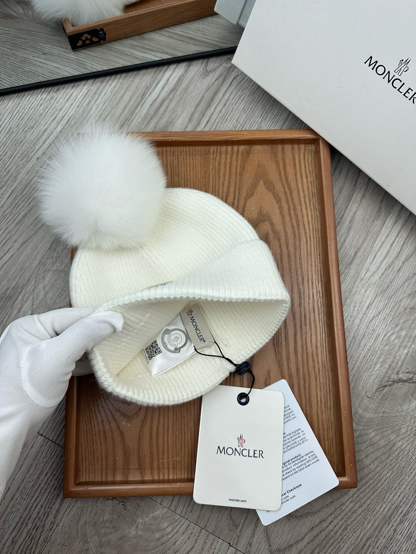 Bagsaaa Moncler Wool Beanie 01