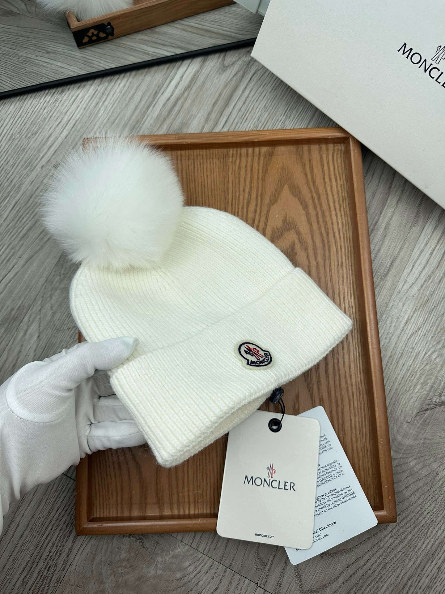 Bagsaaa Moncler Wool Beanie 01