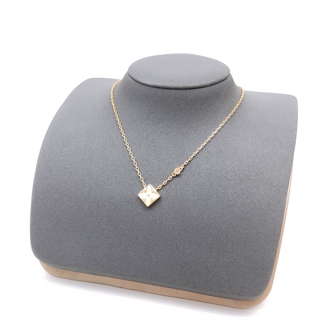 Bagsaaa LV Necklace 05
