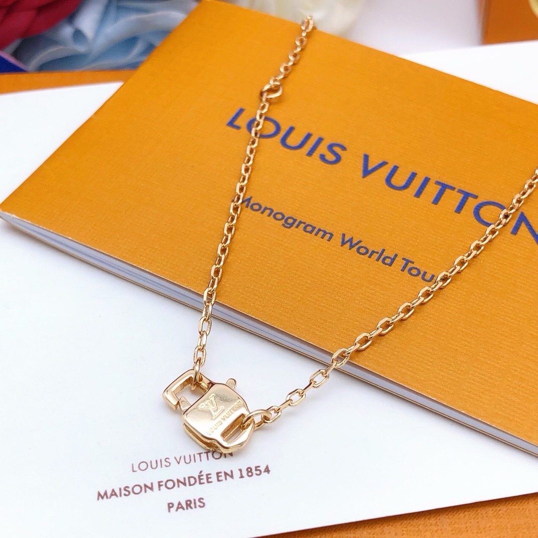 Bagsaaa LV Necklace 05