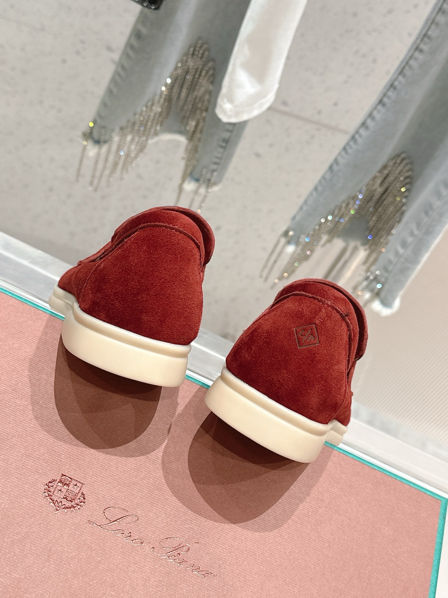 Bagsaaa L0r0 P1ana Summer Charms Walk Moccasin Red Suede