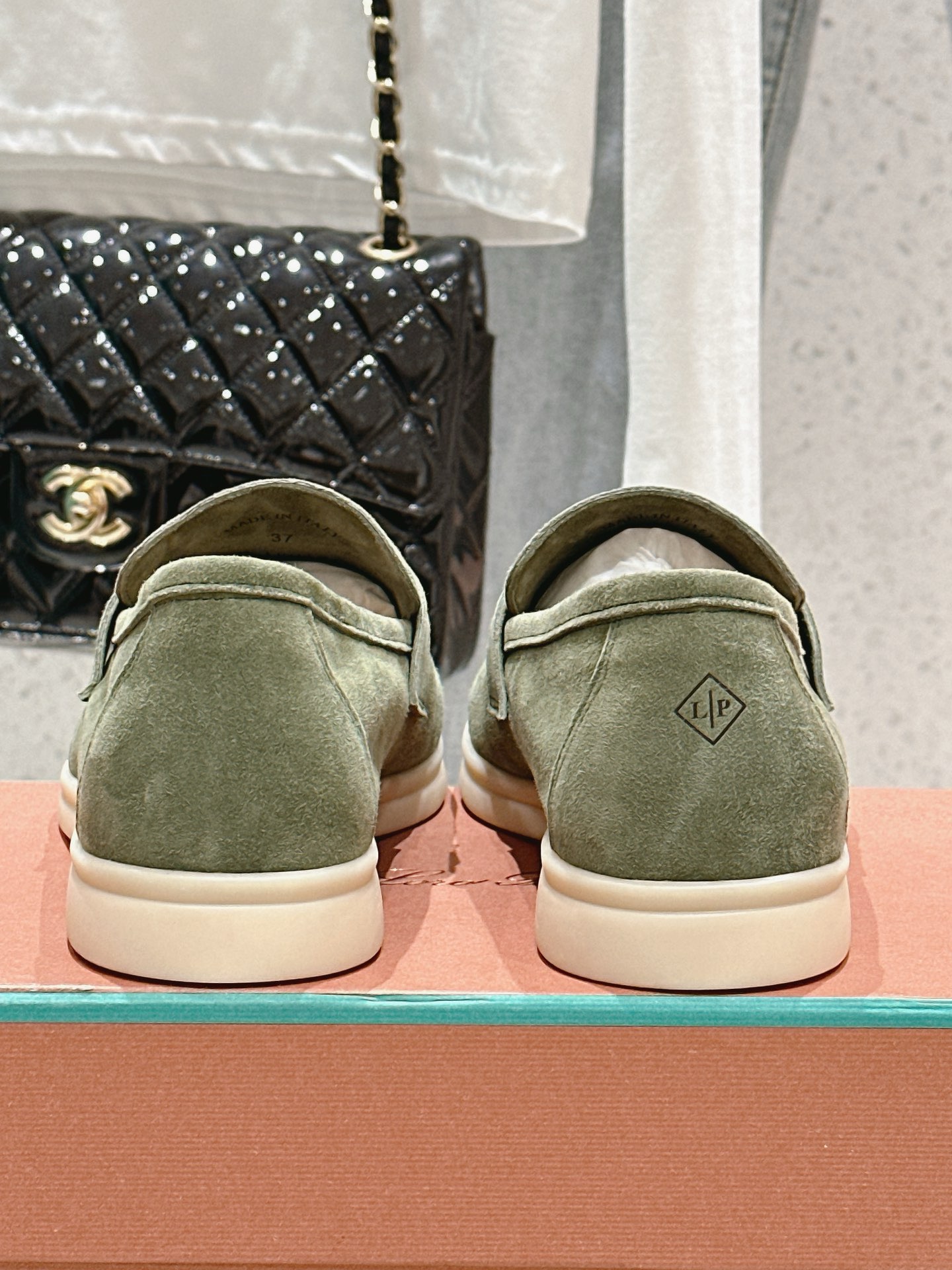 Bagsaaa L0r0 P1ana Summer Charms Walk Moccasin Green Suede