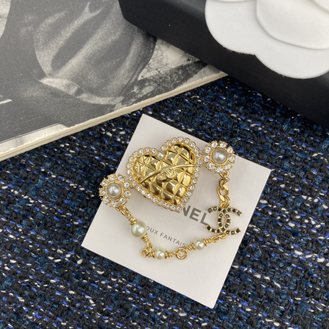 Bagsaaa Ch**el Brooch