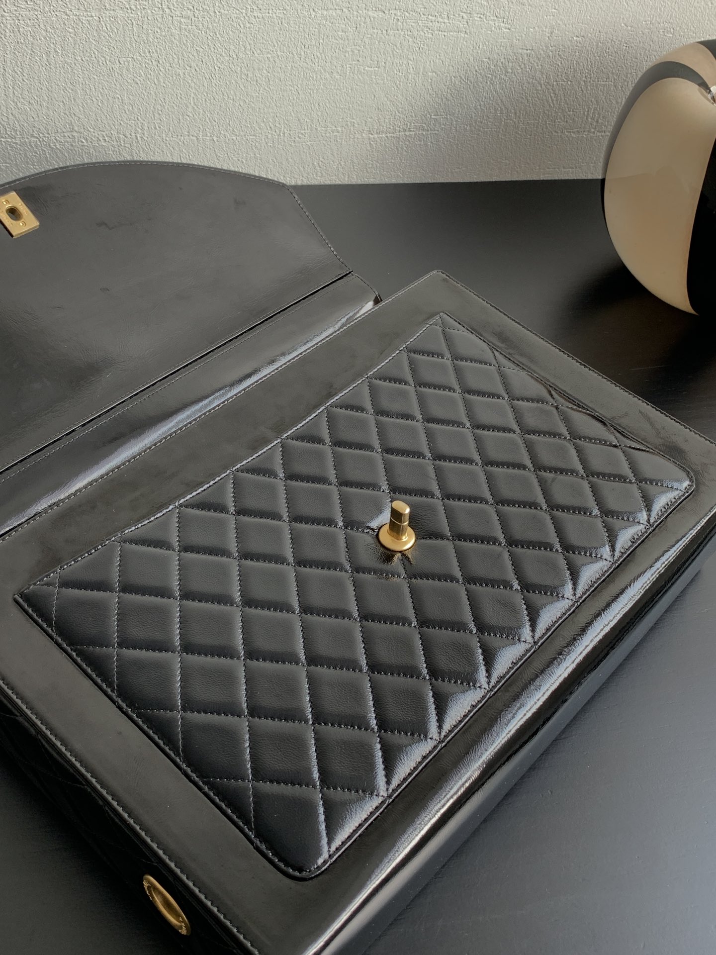 Bagsaaa Ch**el Briefcase AS5016 Black Patent Crumpled Lambskin - 23 × 36 × 7 cm