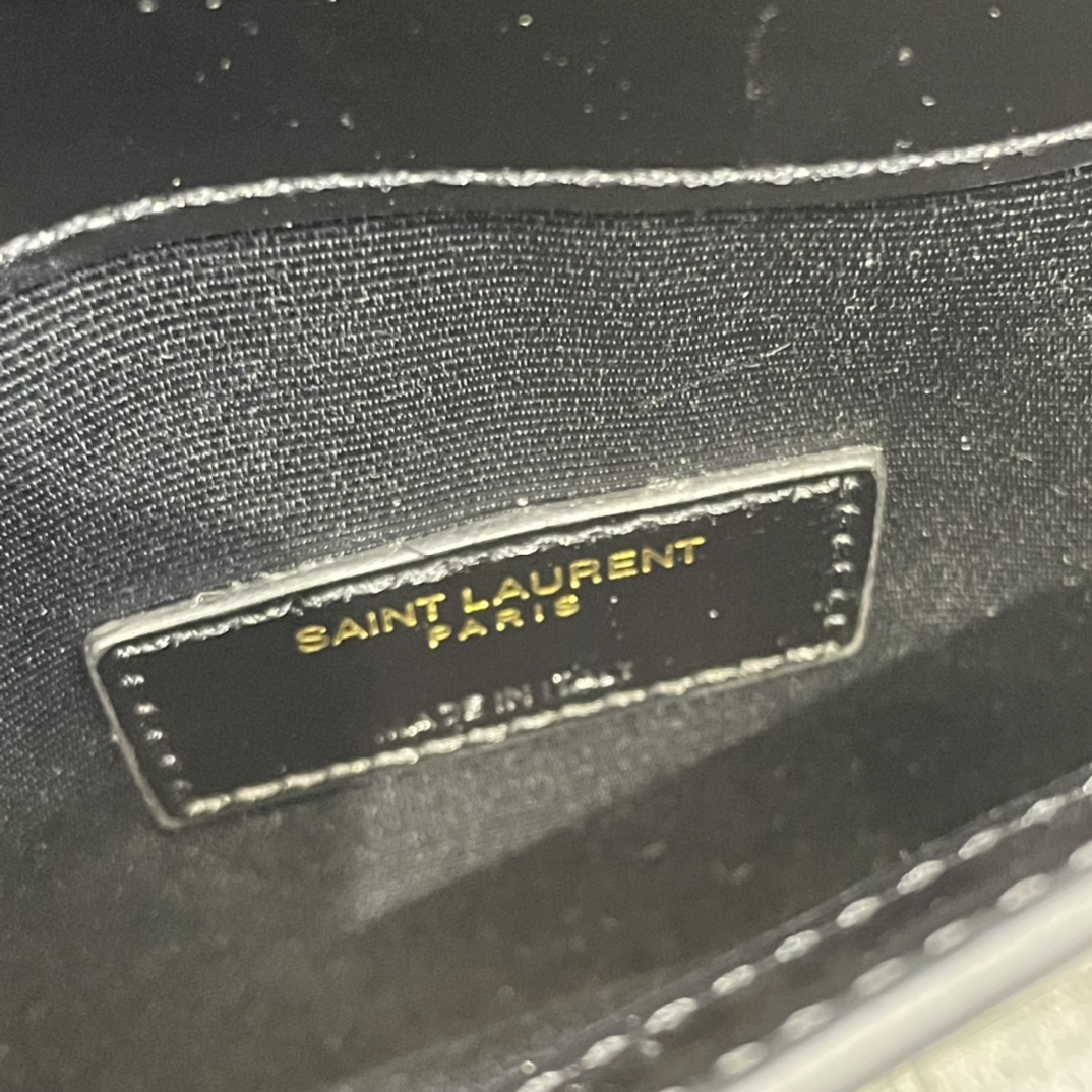 Bagsaaa Y51 Uptown Pouch In Patent Leather 565739 Black - 27 x 16 x 2 CM