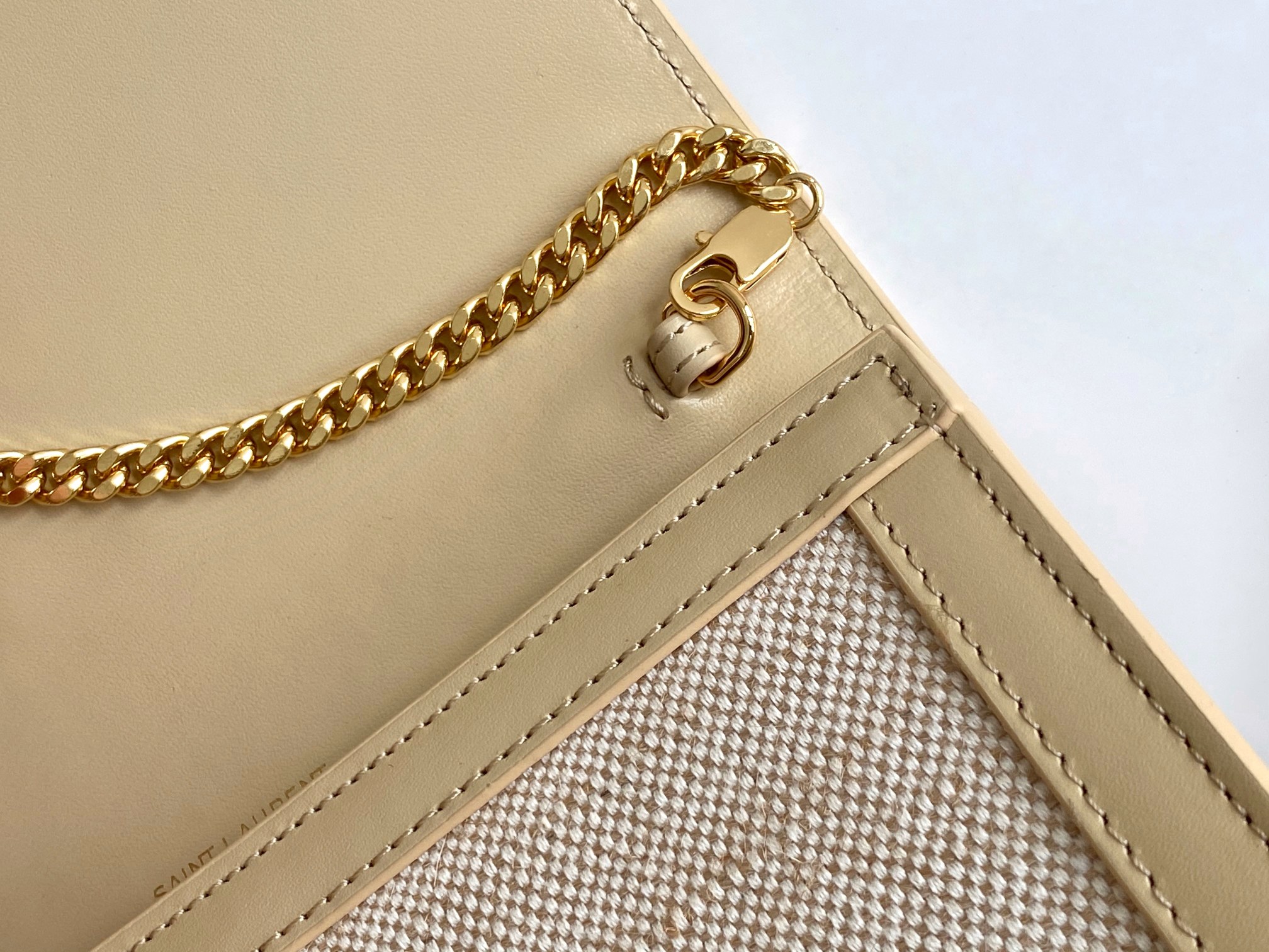 Bagsaaa Y51 Uptown Chain Wallet In Micro Raffia 607788 - 19 x 12 x 3 CM