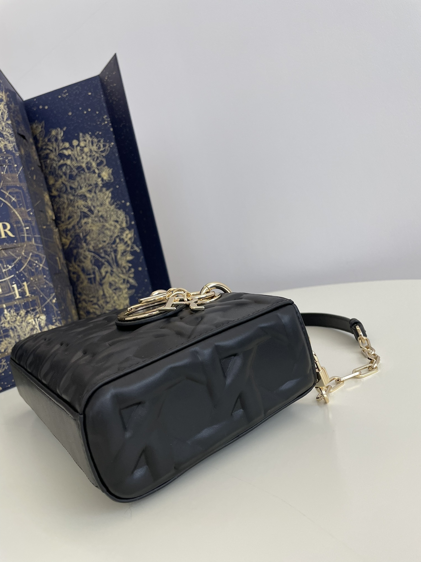Bagsaaa D10r Medium Lady D-Joy Bag Black Graphic Cannage Calfskin - 26 x 13.5 x 5 cm