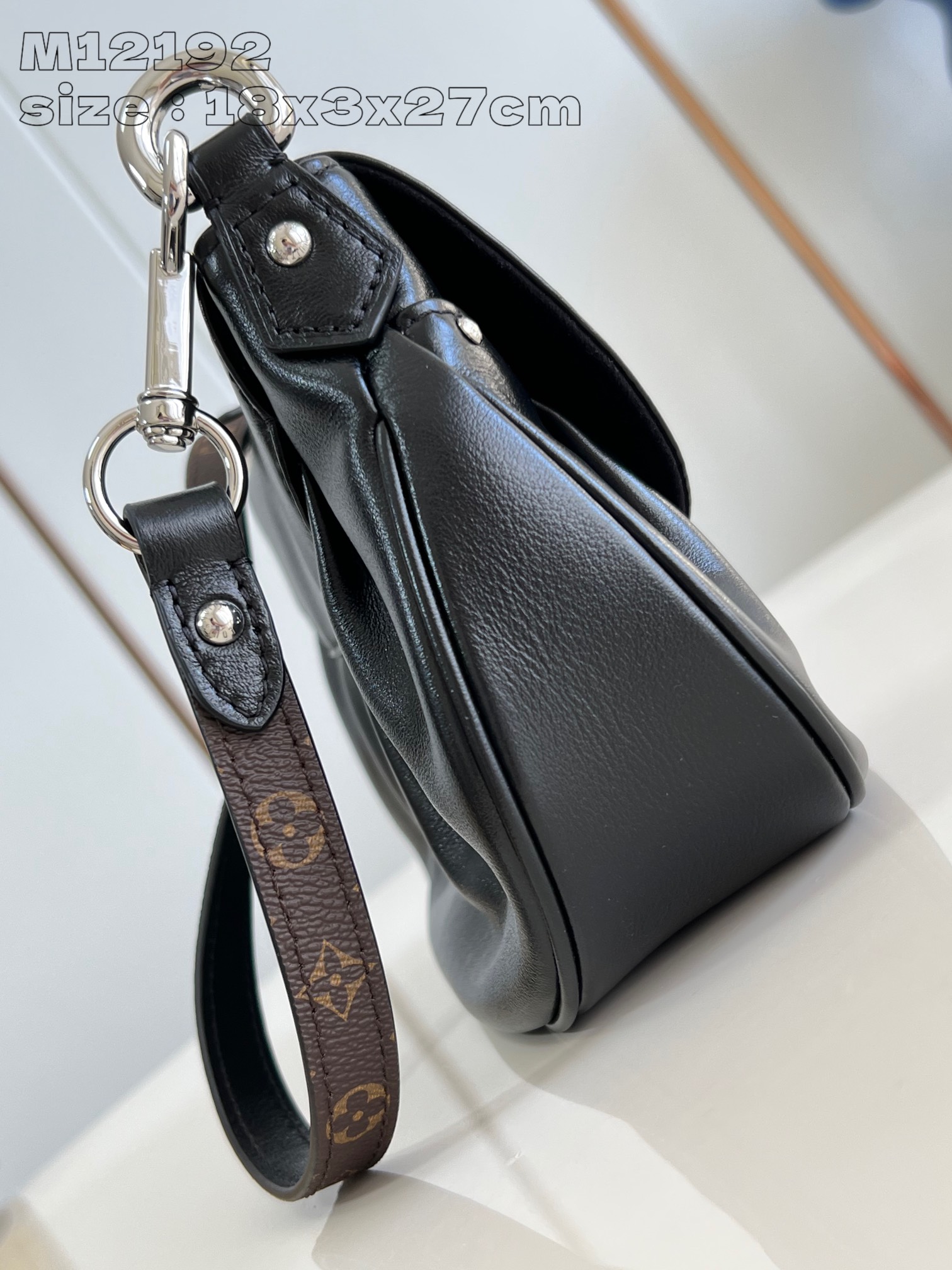 Bagsaaa L0vis Vvtt0n M12192 Sunset Vibe Black - 27 x 18 x 3 cm