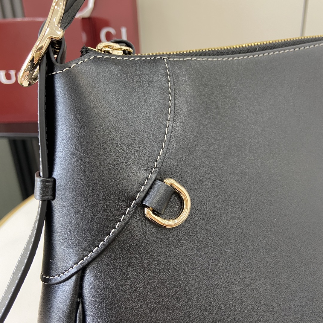 Bagsaaa Gvc*1 GG Emblem medium shoulder bag 815217 black - 37 x 23 x 8cm