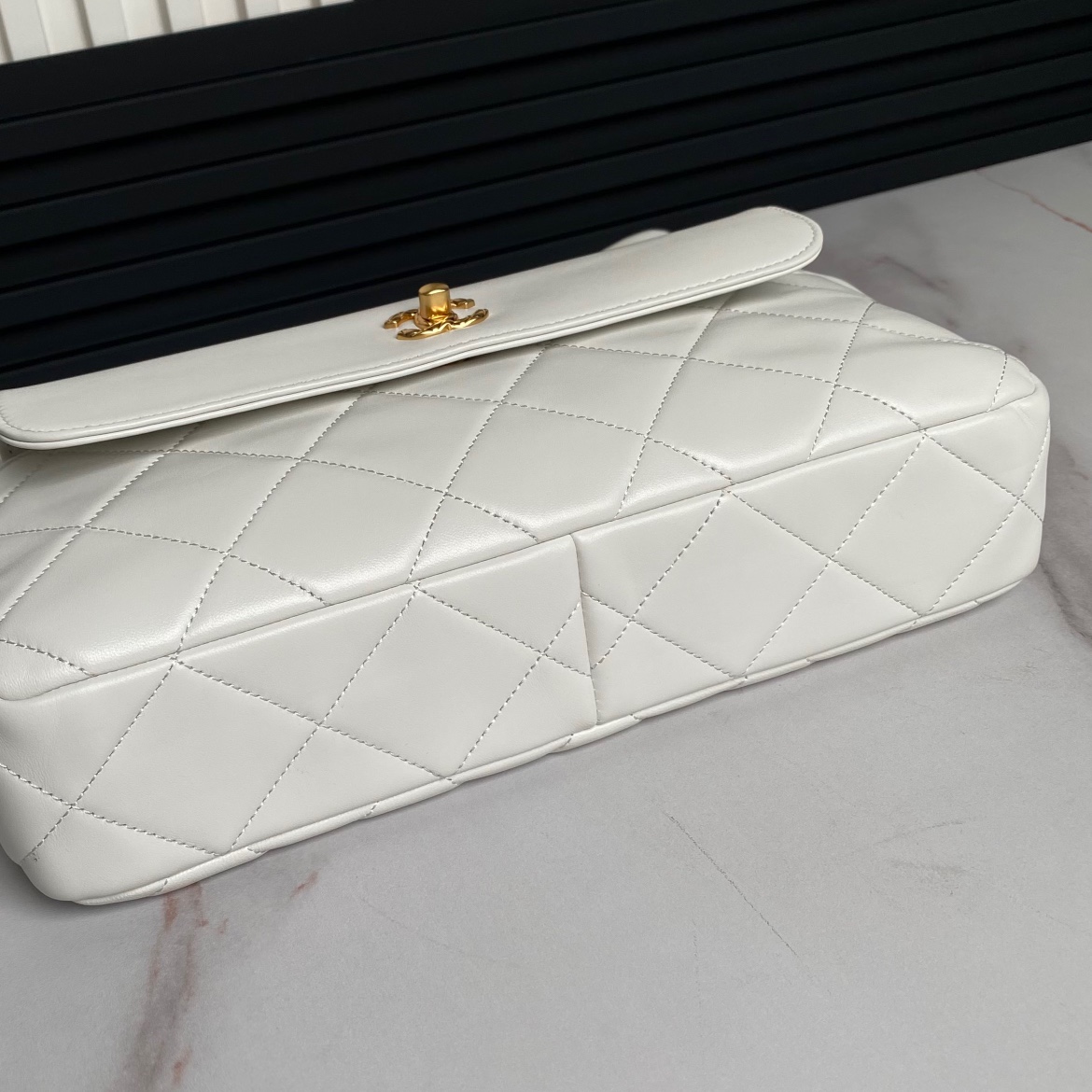 Bagsaaa Ch**el Small Shopping Bag AS5036 Cream - 24 × 34 × 8 cm 