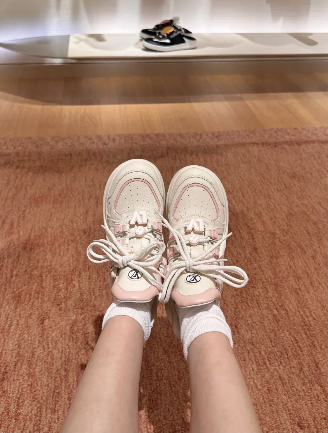 Bagsaaa L0vis Vvtt0n LV Archlight Sneaker Pink