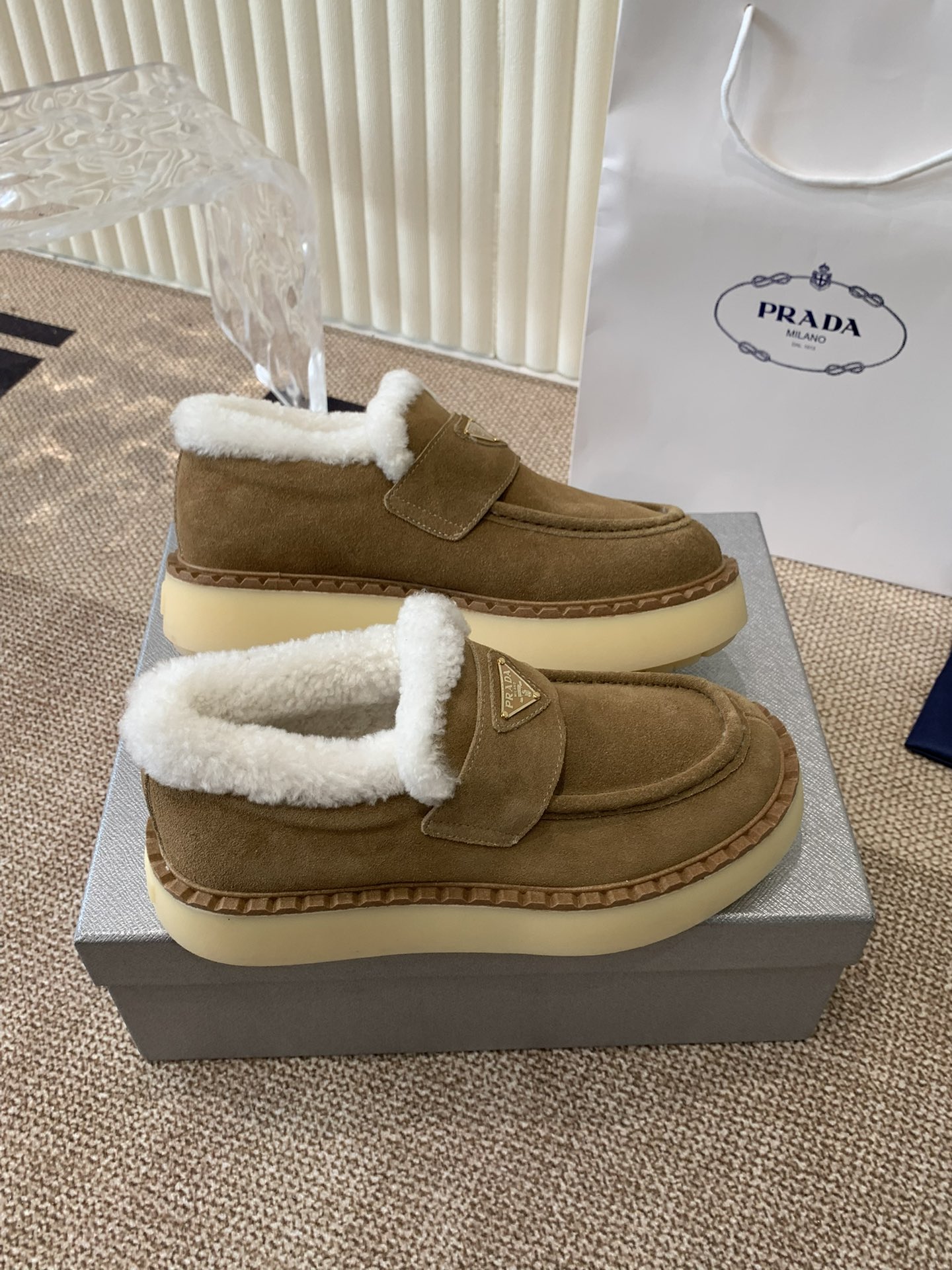 Bagsaaa Pra*a Suede Loafers Brown & Shearling lining