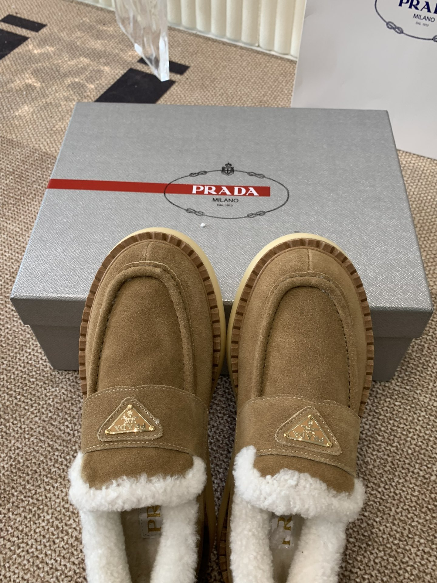 Bagsaaa Pra*a Suede Loafers Brown & Shearling lining