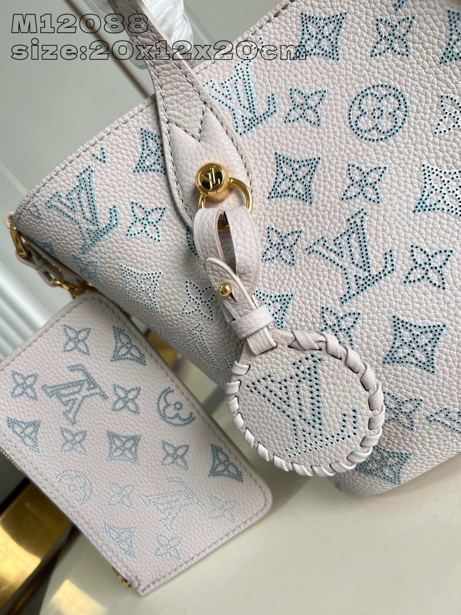 Bagsaaa L0vis Vvtt0n M12088 Flight Mode Blossom PM Bag - 20 x 20 x 12.5 cm