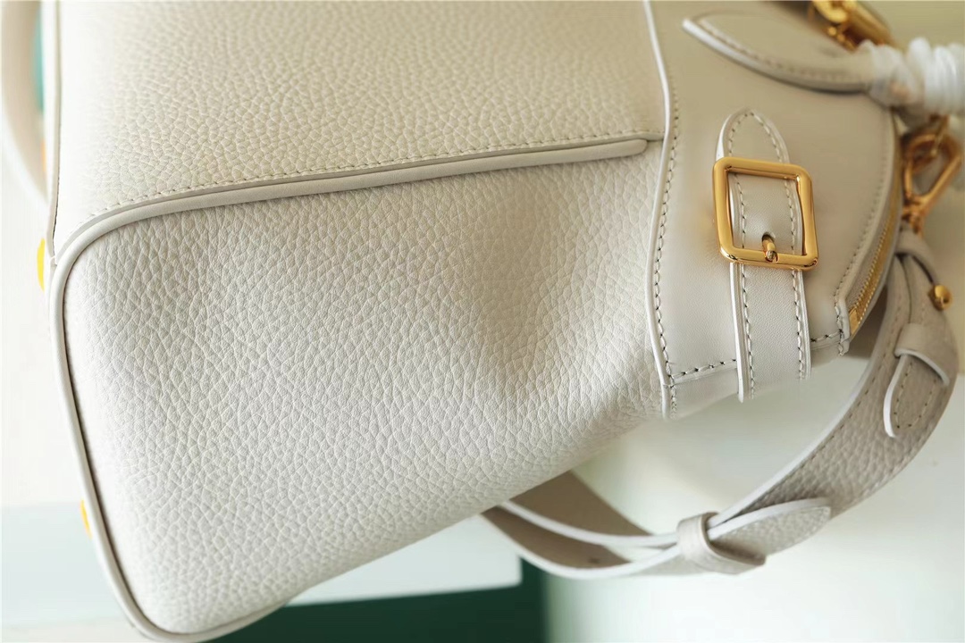 Bagsaaa L0vis Vvtt0n M23061 Vendôme MM Cream - 29 x 15 x 36 cm