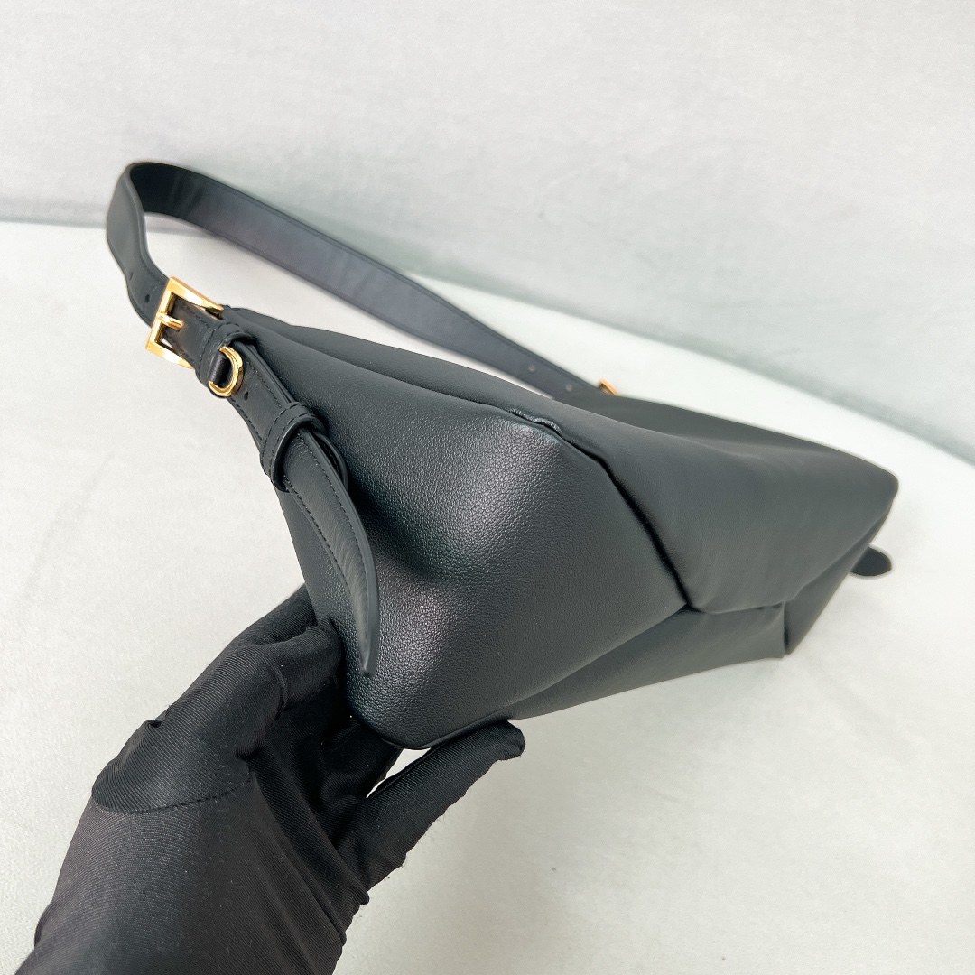 Bagsaaa Pra*a Aimée medium leather shoulder bag black - 31*18*10cm