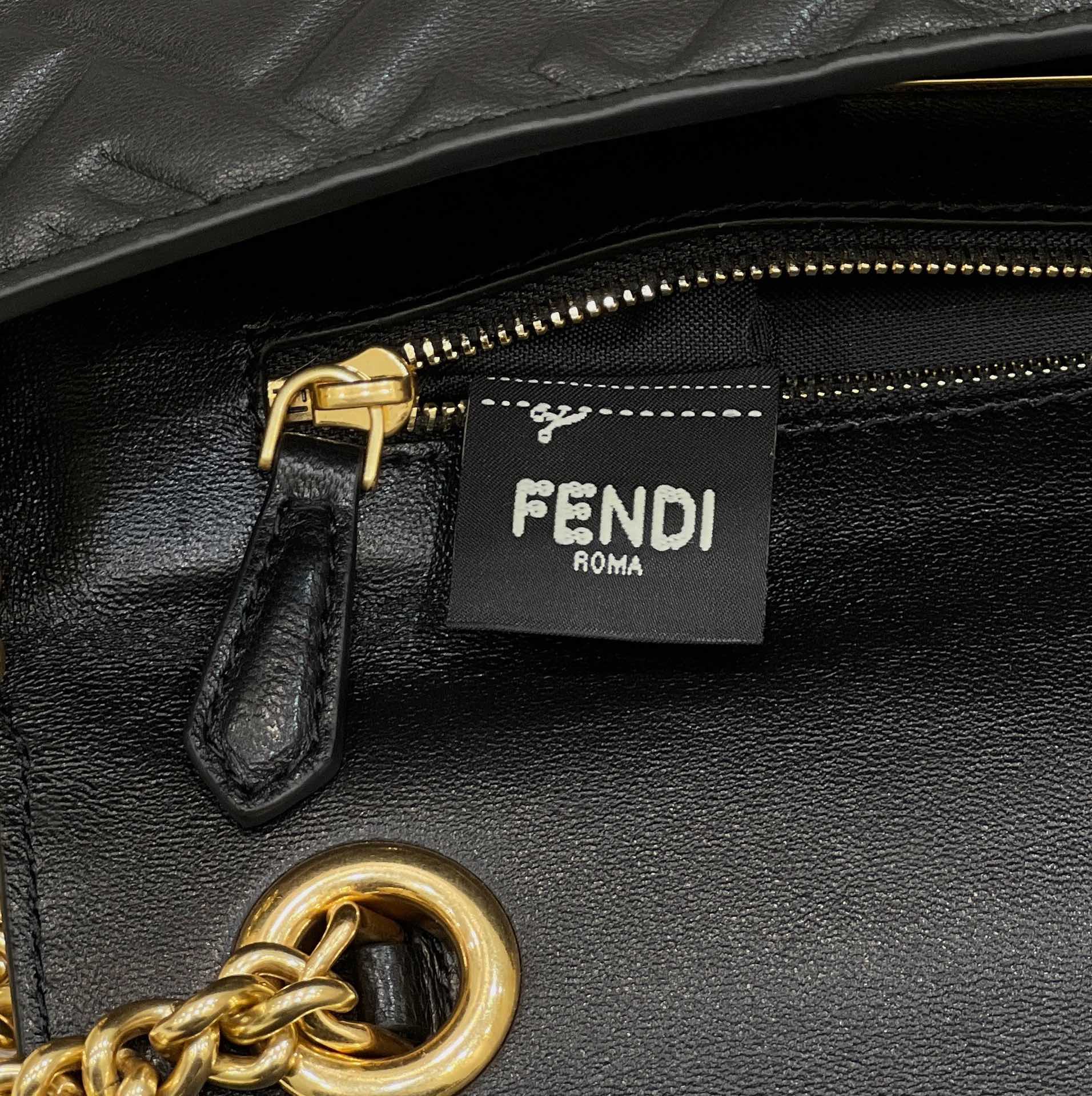Bagsaaa F**di Baguette Chain Midi Black nappa leather bag - 24x7x14.5 cm