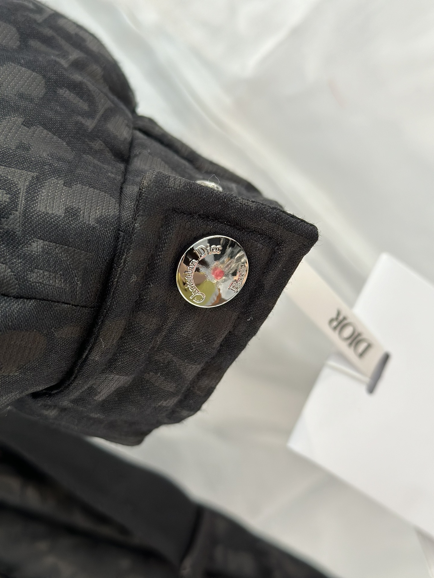 Bagsaaa D10rAlps Belted Puffer Jacket Black Quilted Technical Taffeta Jacquard with D10r Oblique Motif