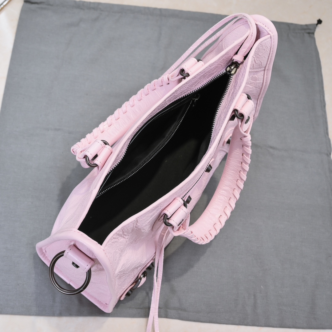 Bagsaaa Ba1en*iaga Le City Small Bag in petal pink - 30x20x11cm