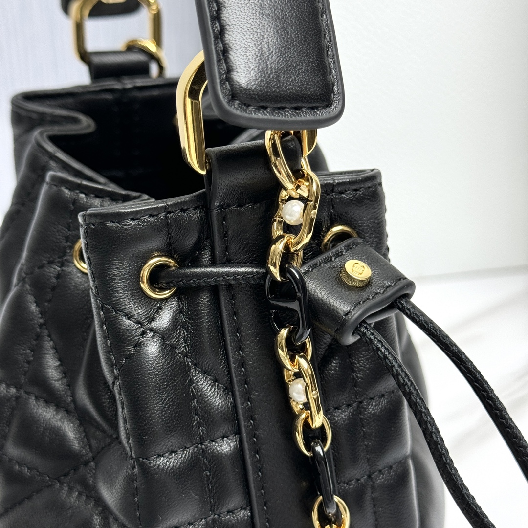 Bagsaaa Small D10r Jolie Bucket Bag Black Macrocannage - 17×16×9cm