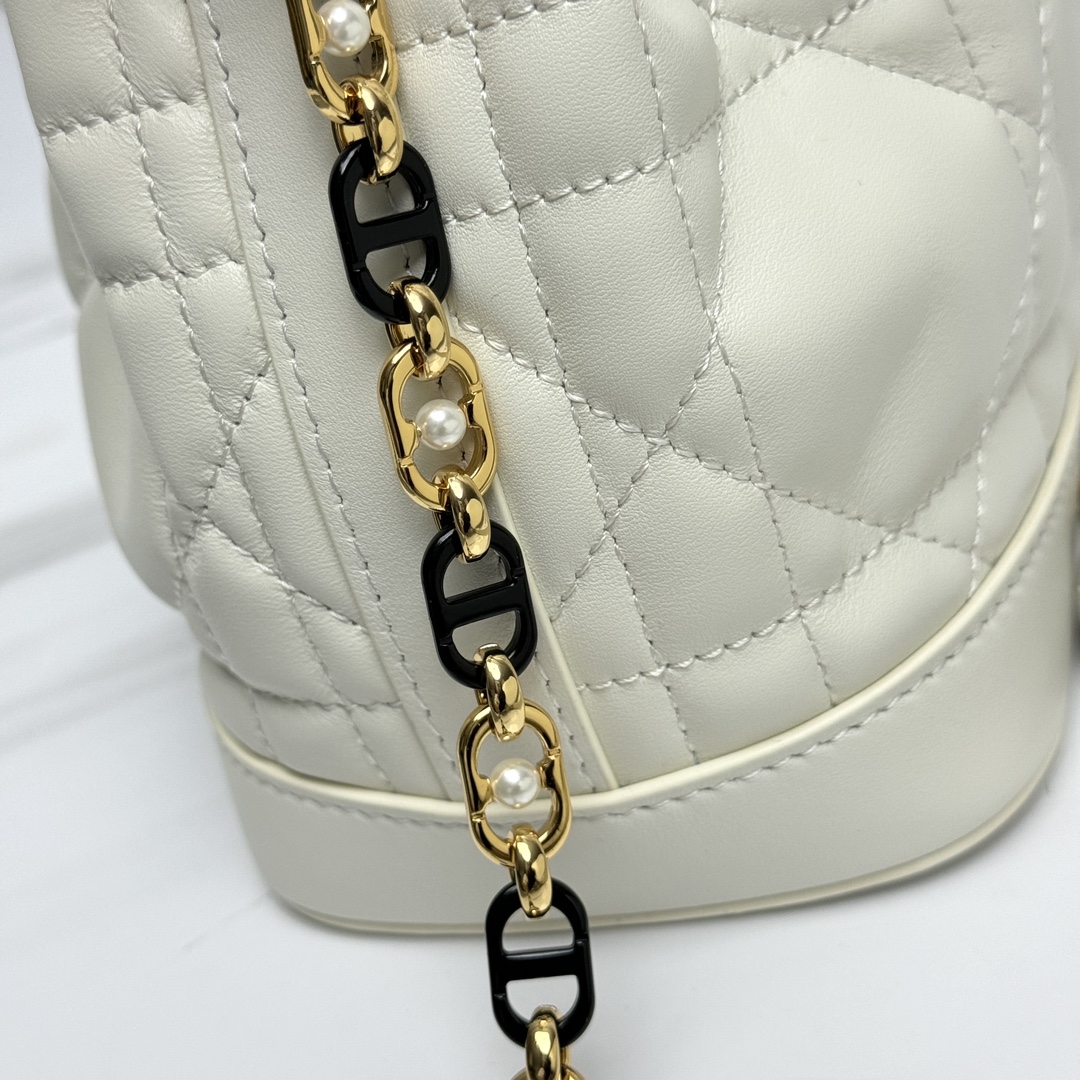 Bagsaaa Small D10r Jolie Bucket Bag Latte Macrocannage - 17×16×9cm