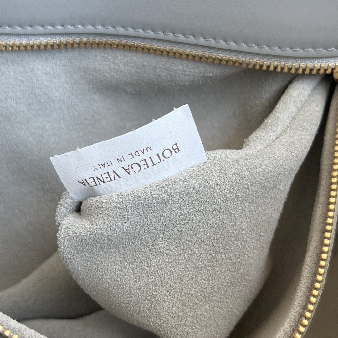 Bagsaaa B0tt*ga Ven*ta Liberta 806034 Gray - 30x20x8 cm
