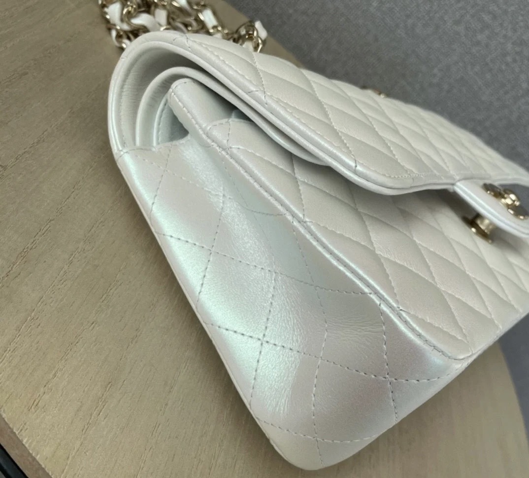 Bagsaaa Ch**el Flap Bag Iridescent White & Light Gold Hardware - 25cm