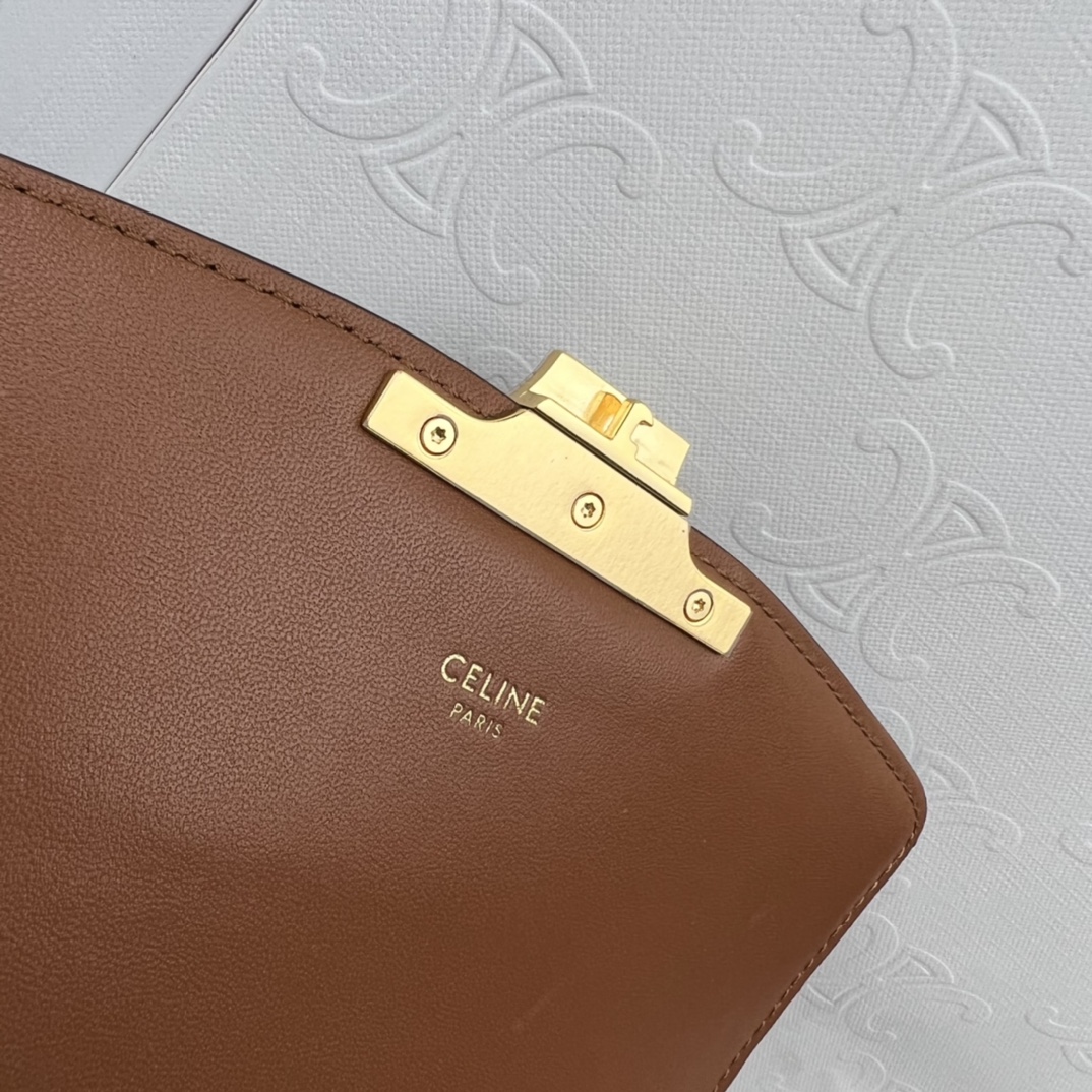 Bagsaaa Ce1i*e Teen Triomphe Bag in Triomphe Canvas and Calfskin Brown - 18.5 x 13.5 x 7 CM